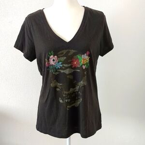 Project Karma black Short Sleeve Skull With Flowers Graphic V-neck Size L